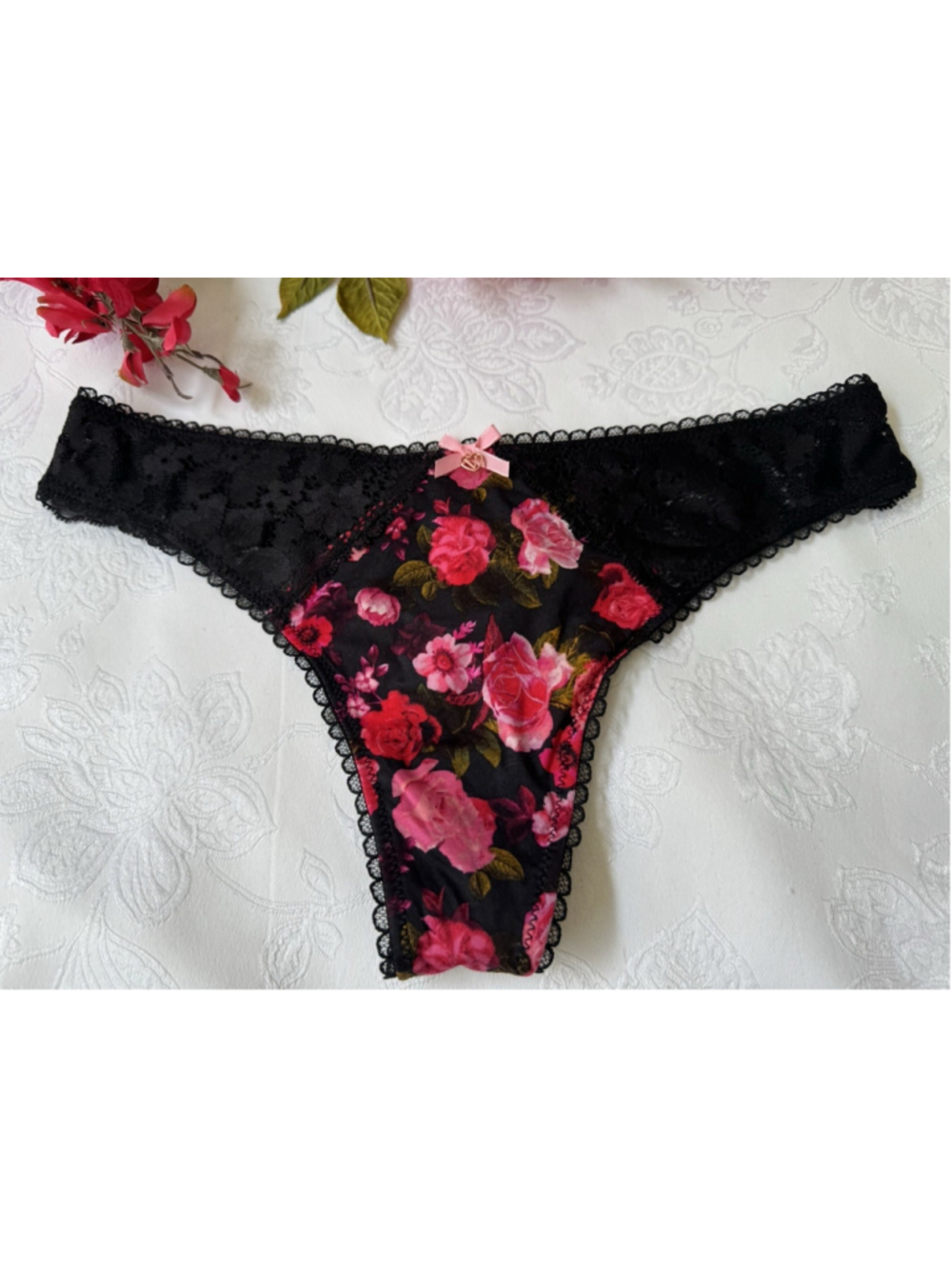 VICTORIA'S SECRET XS BODY BY VICTORIA SILKY BLACK FLORAL STRING THONG PANTIES